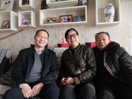 集團領導春節(jié)前走訪慰問一線職工、困難職工和離退休老干部(圖5)