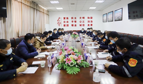 宜都市委副書記、市長李澤剛一行到楚星公司開展“千名干部進千企”服務活動(圖1)