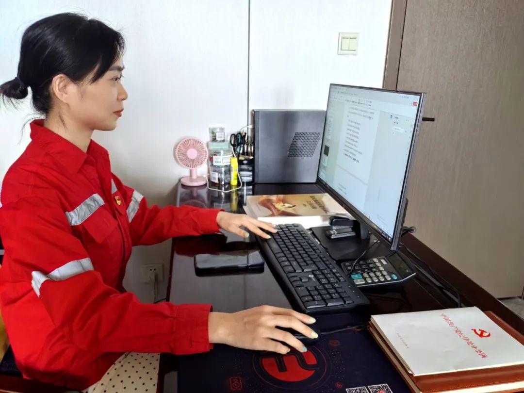 【宜化榜樣】化機(jī)公司李丹：提升素質(zhì)強(qiáng)技能，勇于奉獻(xiàn)顯擔(dān)當(dāng)(圖2)