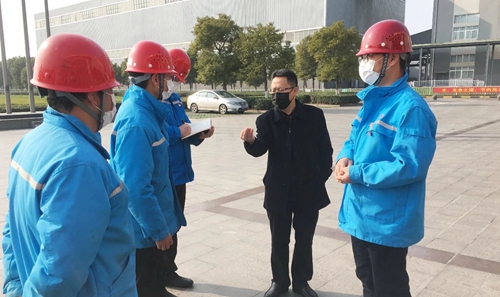 王大真到股份公司、楚星公司和松滋肥業(yè)現(xiàn)場檢查疫情防控及安全生產(chǎn)情況